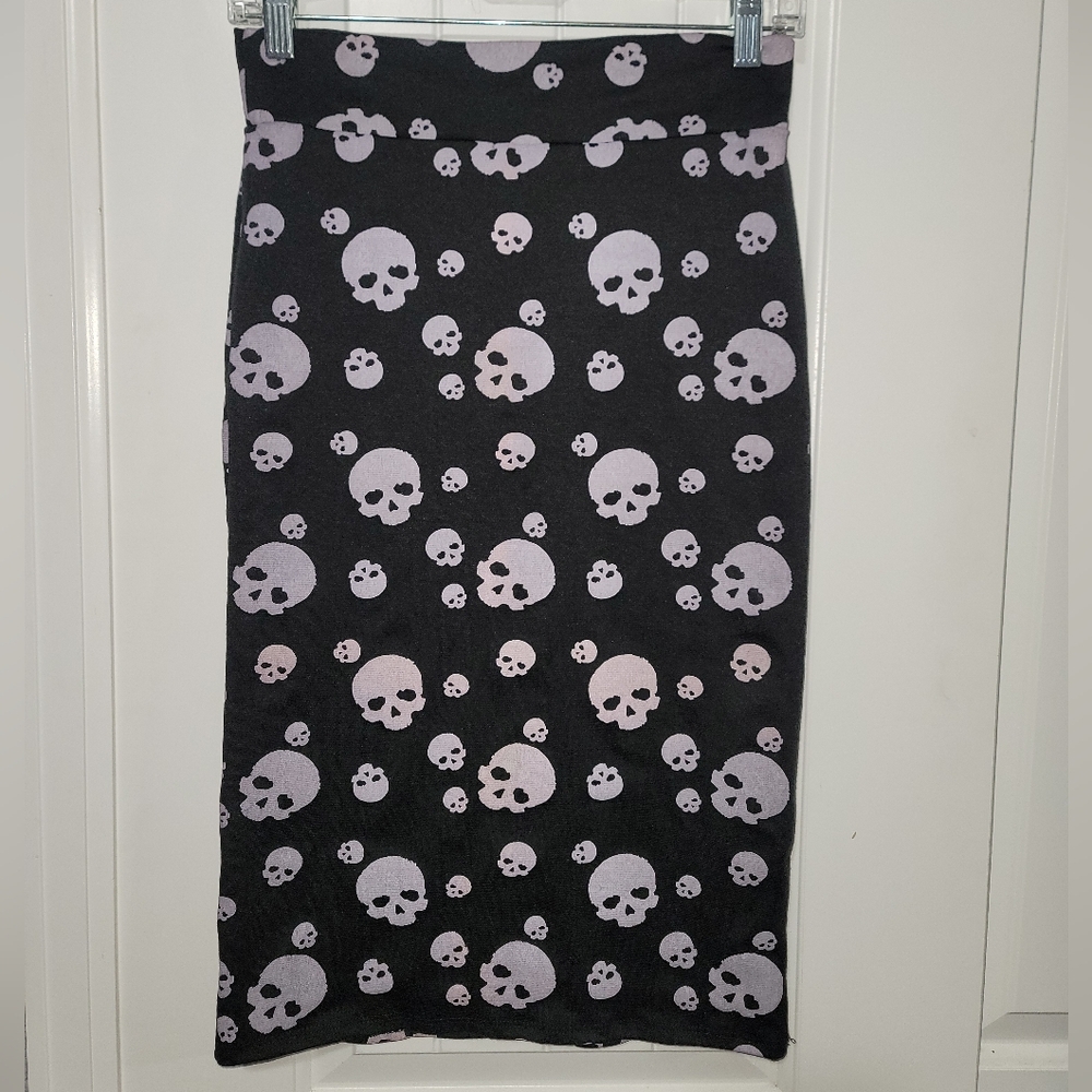 82 Days Skull Pencil Skirt size S